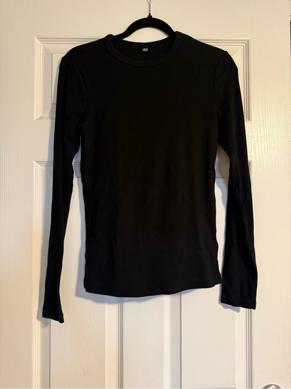 UNIQLO: Black Long Sleeve